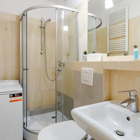 Przymorze Comfort By Bookinghost Lägenhet